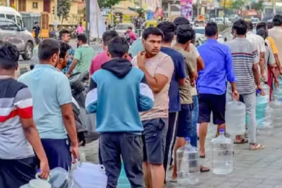 Bengaluru Water Crisis: पानी की किल्लत से जूझ रहा बेंगलुरु, Work From Home, मानसून तक ऑनलाइन क्लासेज, निवासियों ने सरकार से आग्रह किया