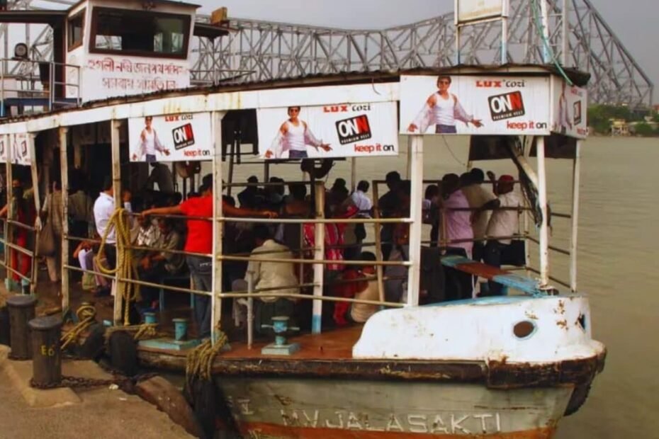 बाइक-कार के बाद अब E-Boat, कोलकाता की नदियों में पहली बार दौड़ेगी ई-फेरी बाइक-कार के बाद अब E-Boat, कोलकाता की नदियों में पहली बार दौड़ेगी ई-फेरी