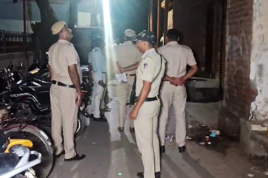 दिल्ली के भजनपुरा में पुलिसकर्मी पर हमला, चार आरोपी गिरफ्तार