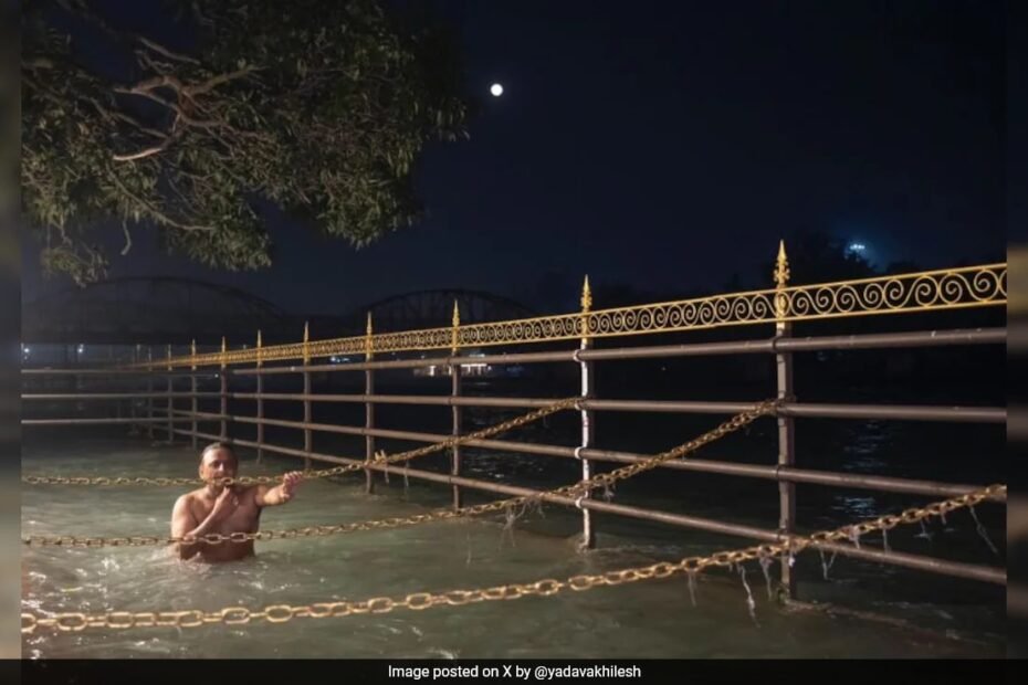 Akhilesh Yadav Takes Holy Dip In Ganga On Makar Sankranti