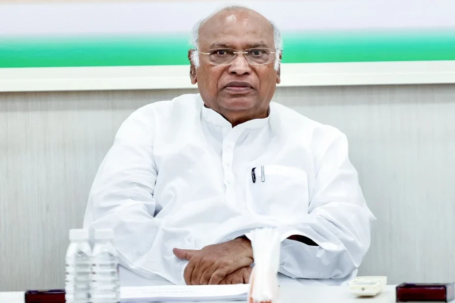 बिहार के चुनाव नतीजों पर राहुल, खरगे ने किया मंथन बिहार के चुनाव नतीजों पर राहुल, खरगे ने किया मंथन