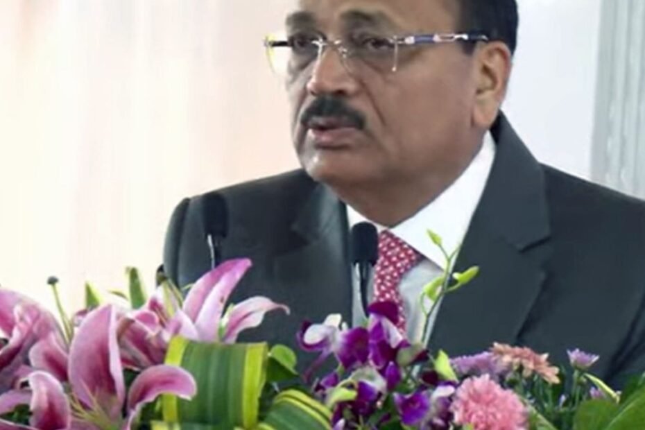 झारखंड हाईकोर्ट के सिल्वर जुबली समारोह में पहुंचे न्यायमूर्ति सूर्यकांत:कहा-उच्च न्यायालयों को अस्पतालों के इमरजेंसी वार्डों की तरह त्वरित और सटीक प्रतिक्रिया देनी चाहिए झारखंड हाईकोर्ट के सिल्वर जुबली समारोह में पहुंचे न्यायमूर्ति सूर्यकांत:कहा-उच्च न्यायालयों को अस्पतालों के इमरजेंसी वार्डों की तरह त्वरित और सटीक प्रतिक्रिया देनी चाहिए