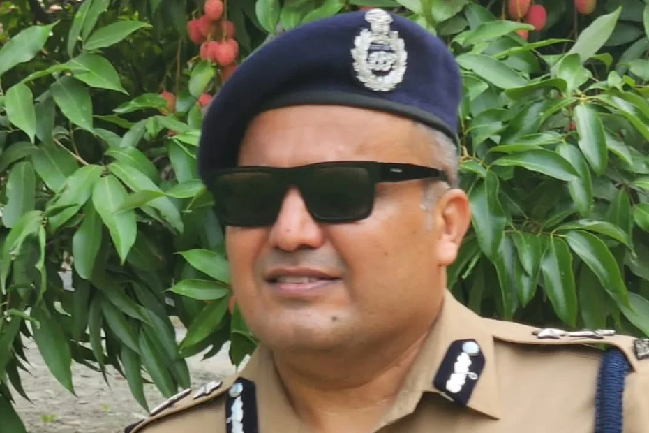 Nitish Kumar के कारण बिहार के ‘सिंघम’ पूर्व IPS शिवदीप लांडे चौपट हुआ संसार, चुनाव ने सब कुछ छीना? Nitish Kumar के कारण बिहार के ‘सिंघम’ पूर्व IPS शिवदीप लांडे चौपट हुआ संसार, चुनाव ने सब कुछ छीना?